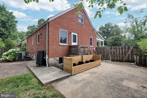 $399,000 | 8702 50th Place, College Park, MD 20740