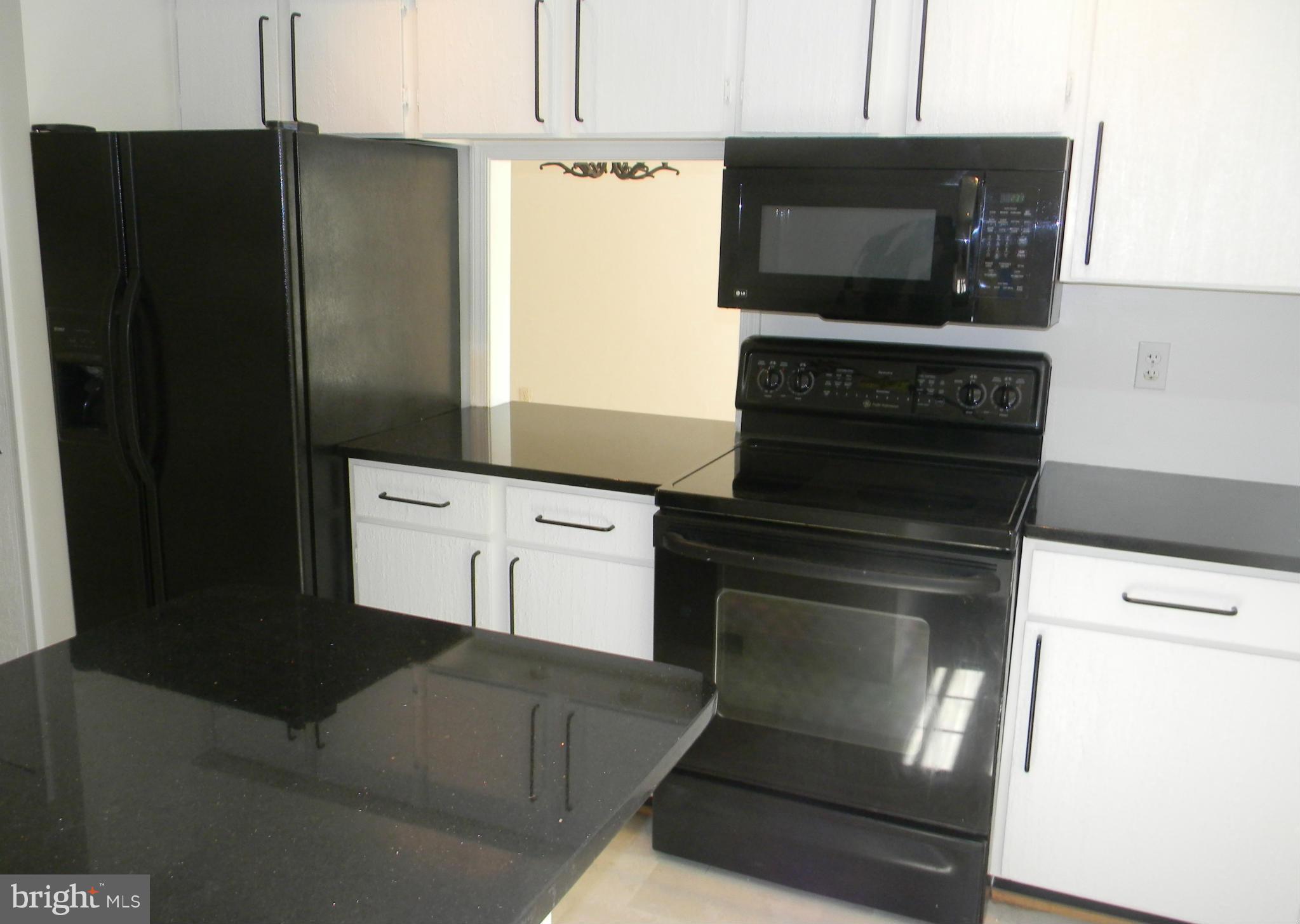 5983 Queenston Street Springfield, VA 22152 - Photo 12 of 19 Kitchen