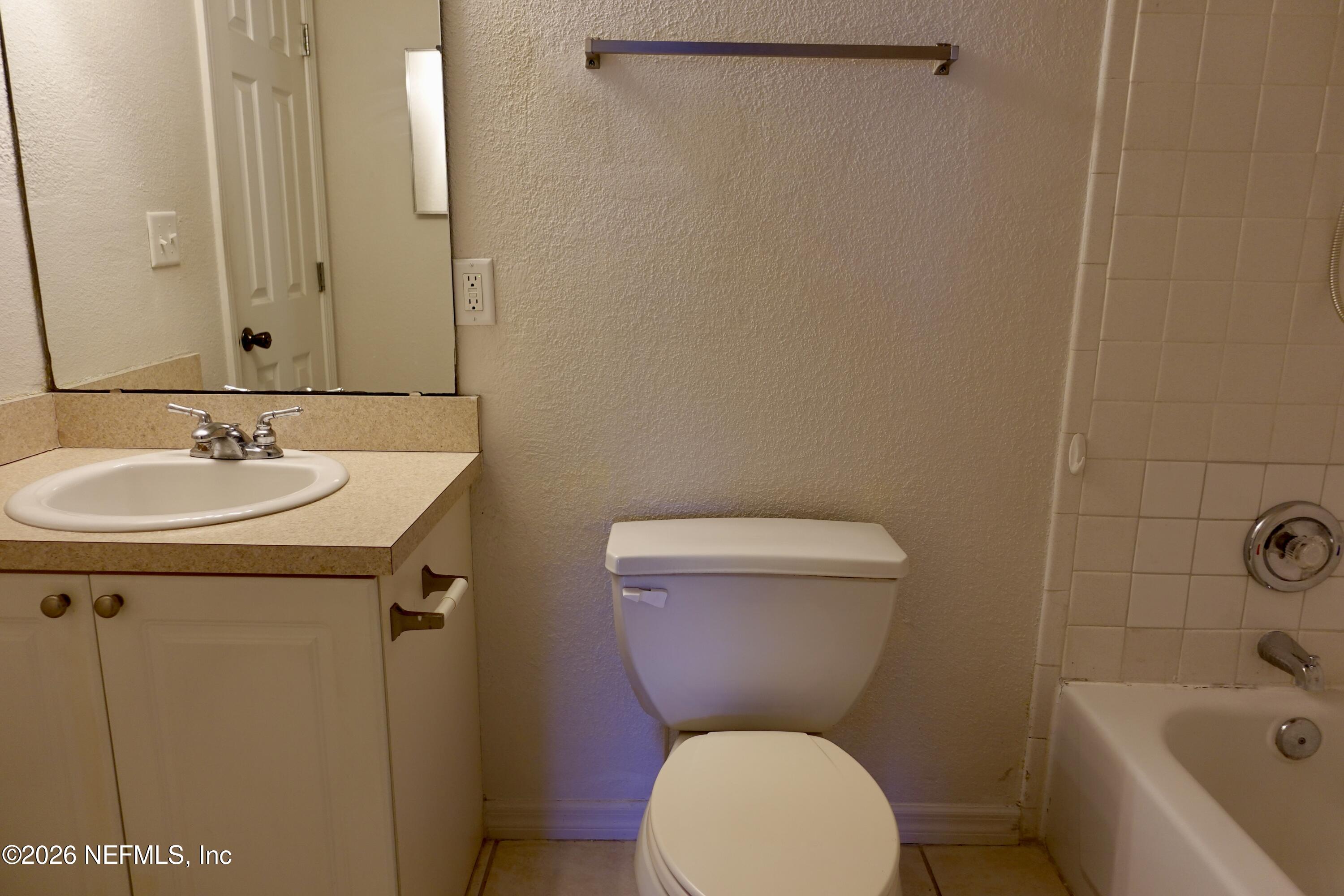 355 Monument Road, Unit 20 D2 Jacksonville, FL 32225 - Photo 12 of 14 Bathroom