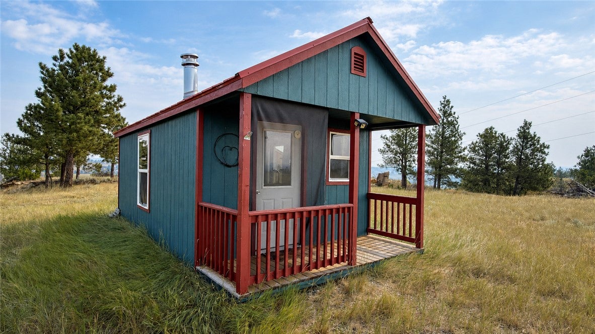 110 Snowflake Road Roundup, MT 59072 - Photo 3 of 29 Gallery Image 3