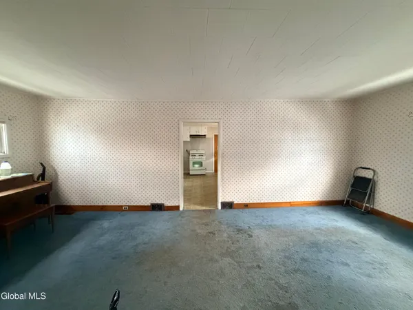 $140,000 | 20 Franklin Street, Gloversville, NY 12078