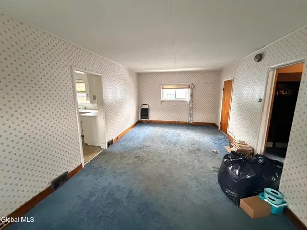 $140,000 | 20 Franklin Street, Gloversville, NY 12078