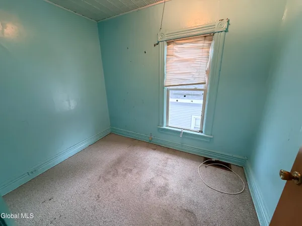 $140,000 | 20 Franklin Street, Gloversville, NY 12078