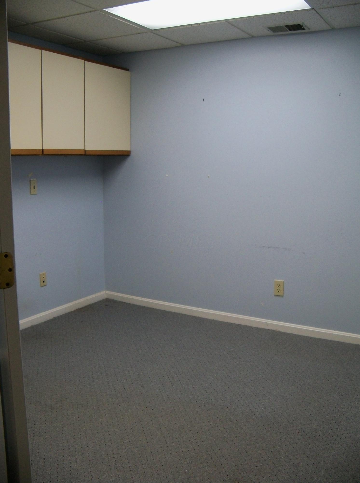 9200 Montgomery Road, Unit 7B Cincinnati, OH 45242 - Photo 15 of 17 100_7797