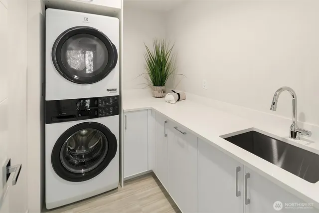 $2,295,000 | 282 118th Avenue Southeast, Bellevue, WA 98005