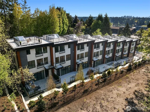 $2,295,000 | 282 118th Avenue Southeast, Bellevue, WA 98005