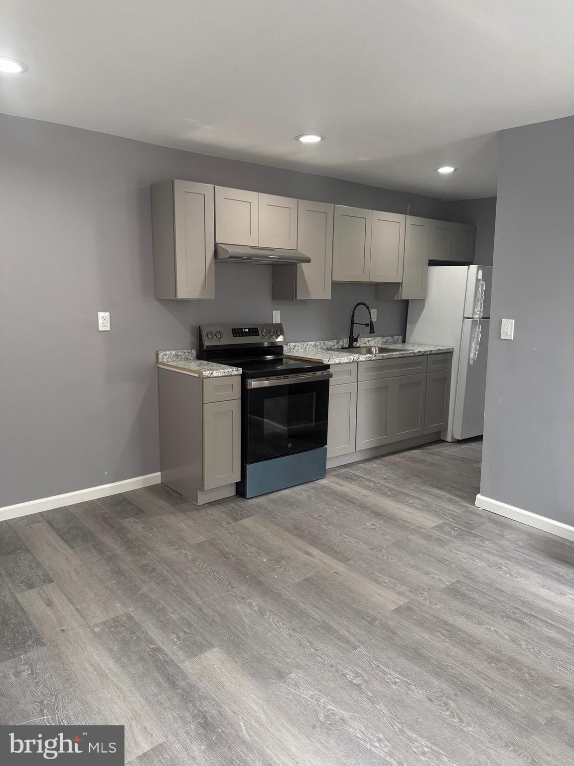 307 Spring Street, Unit 2 Trenton, NJ 08618 - Photo 7 of 11
