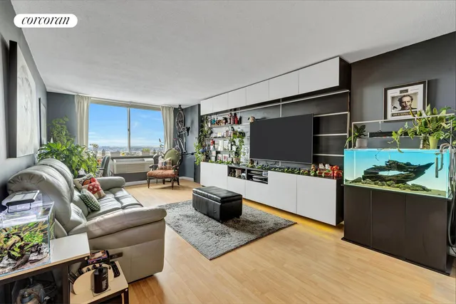 $295,000 | 118-18 Union Turnpike, Unit 21E | Kew Gardens