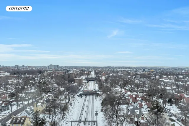 $295,000 | 118-18 Union Turnpike, Unit 21E | Kew Gardens