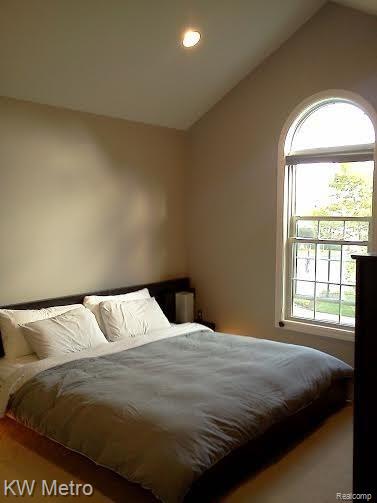 45451 North Stonewood Road Canton, MI 48187 - Photo 4 of 16 mstrbed1.jpg