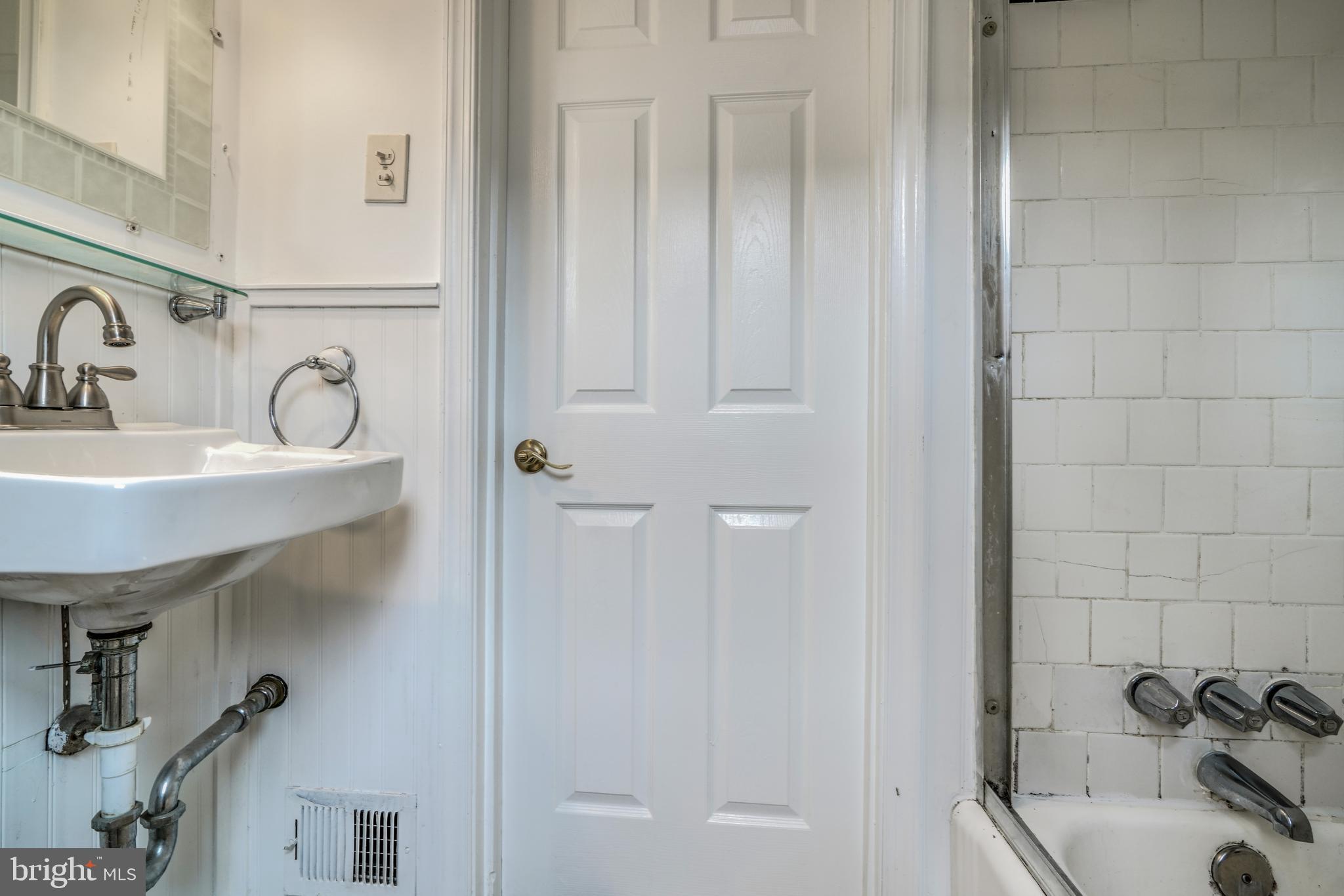 718 Aldworth Road Dundalk, MD 21222 - Photo 36 of 45