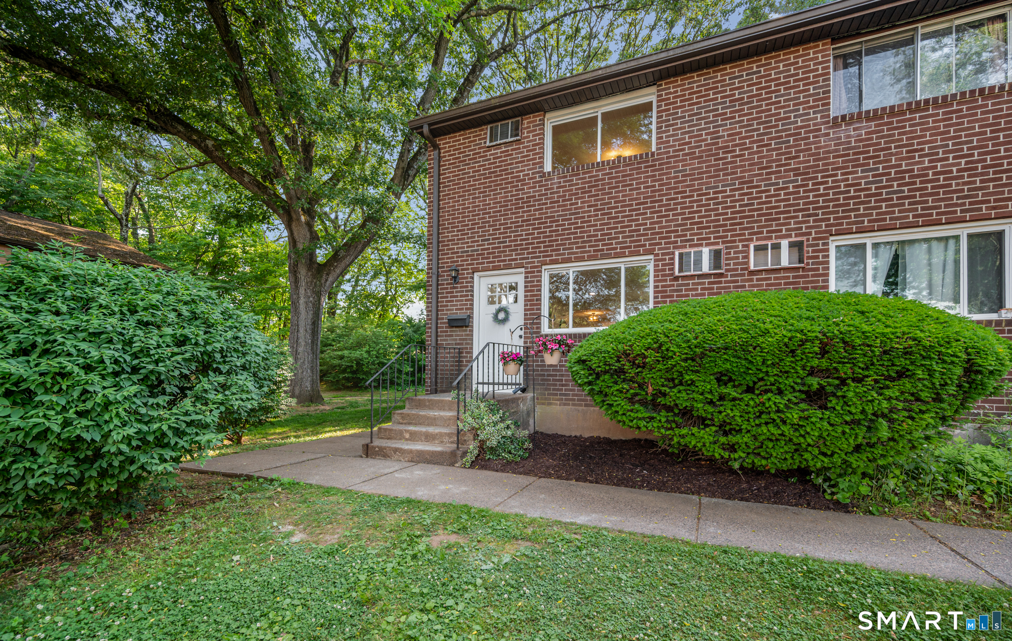 302 Green Road, Unit D Manchester, CT 06042 - Photo 3 of 32
