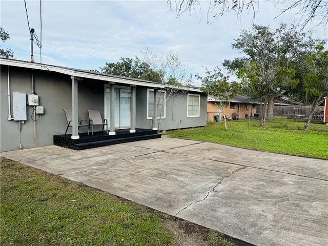 $229,900 | 364 Woodlawn Street, Sinton, TX 78387