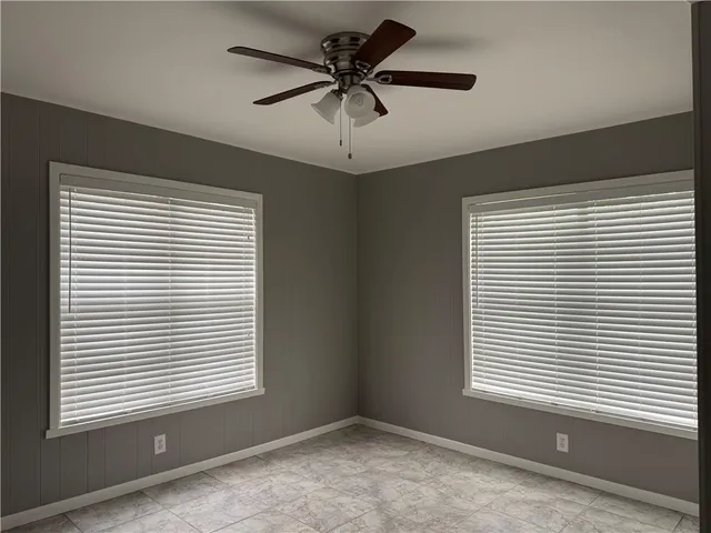 $229,900 | 364 Woodlawn Street, Sinton, TX 78387