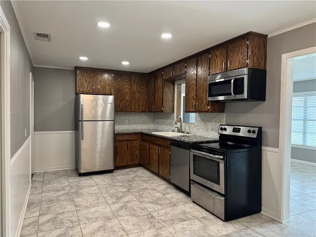 $229,900 | 364 Woodlawn Street, Sinton, TX 78387