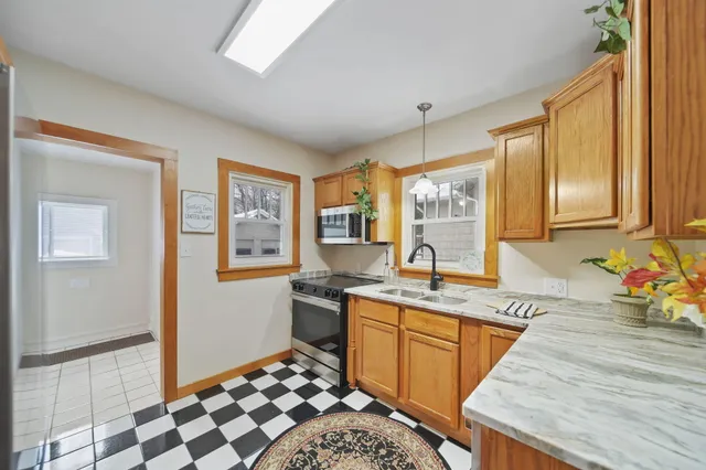 $150,000 | 715 Woodlawn Avenue, Jackson, MI 49203