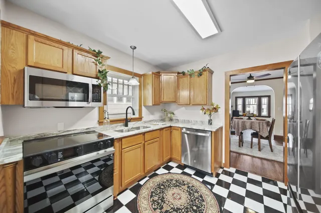 $150,000 | 715 Woodlawn Avenue, Jackson, MI 49203