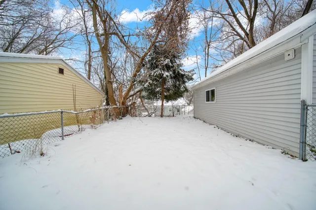 $150,000 | 715 Woodlawn Avenue, Jackson, MI 49203