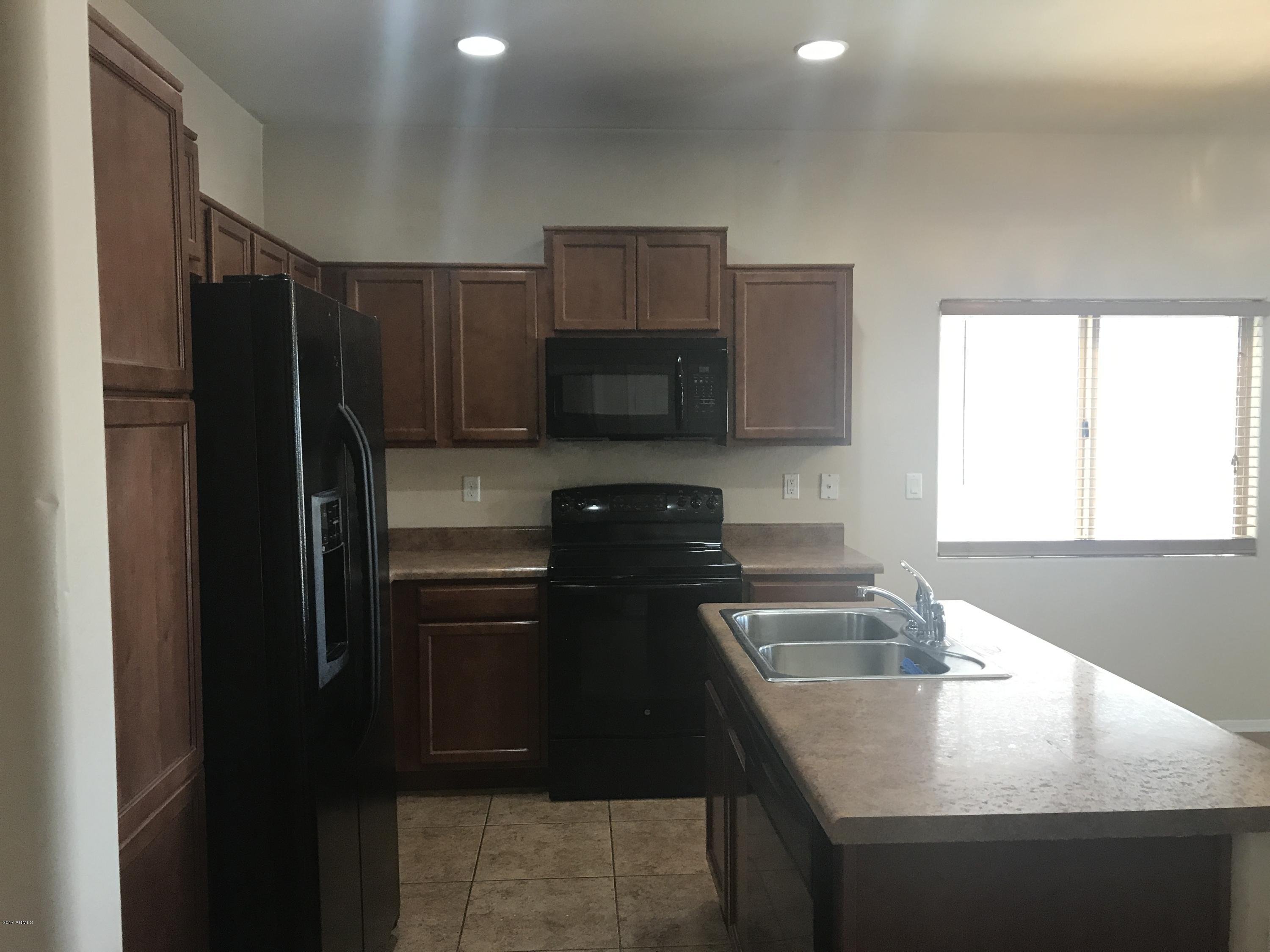43472 West Magnolia Road Maricopa, AZ 85138 - Photo 5 of 33 Kitchen 3
