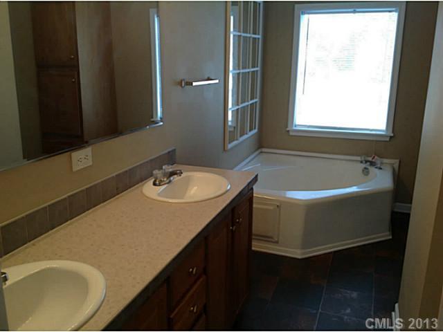 998 State Rd S-46-167 York, SC 29745 - Photo 9 of 16 Gallery Image 9
