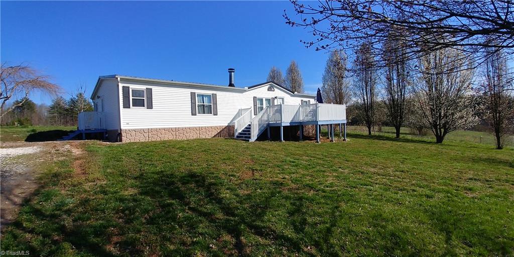 1603 Huffman Fork Road Purlear, NC 28665 - Photo 2 of 29