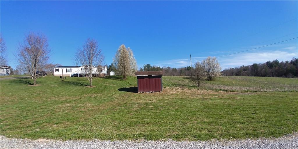 1603 Huffman Fork Road Purlear, NC 28665 - Photo 27 of 29