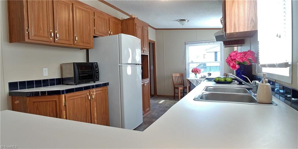 1603 Huffman Fork Road Purlear, NC 28665 - Photo 6 of 29