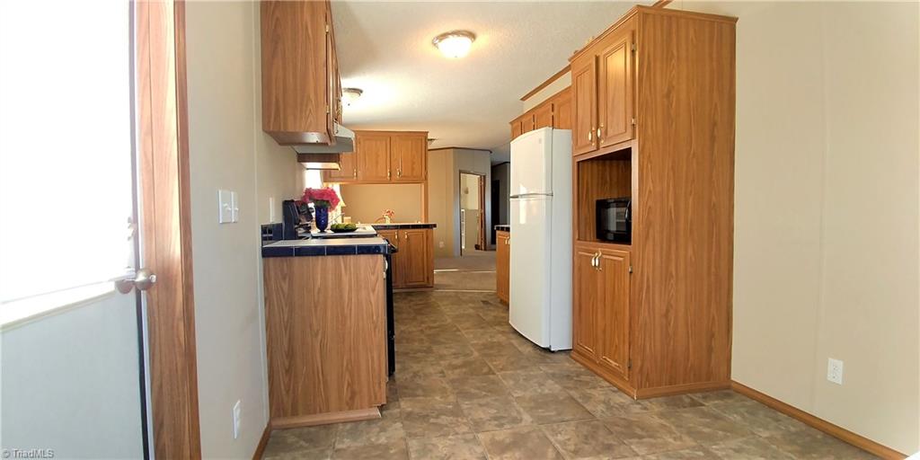 1603 Huffman Fork Road Purlear, NC 28665 - Photo 8 of 29