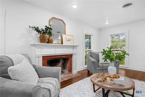 $430,000 | 615 West Royal Avenue, Temple, TX 76501