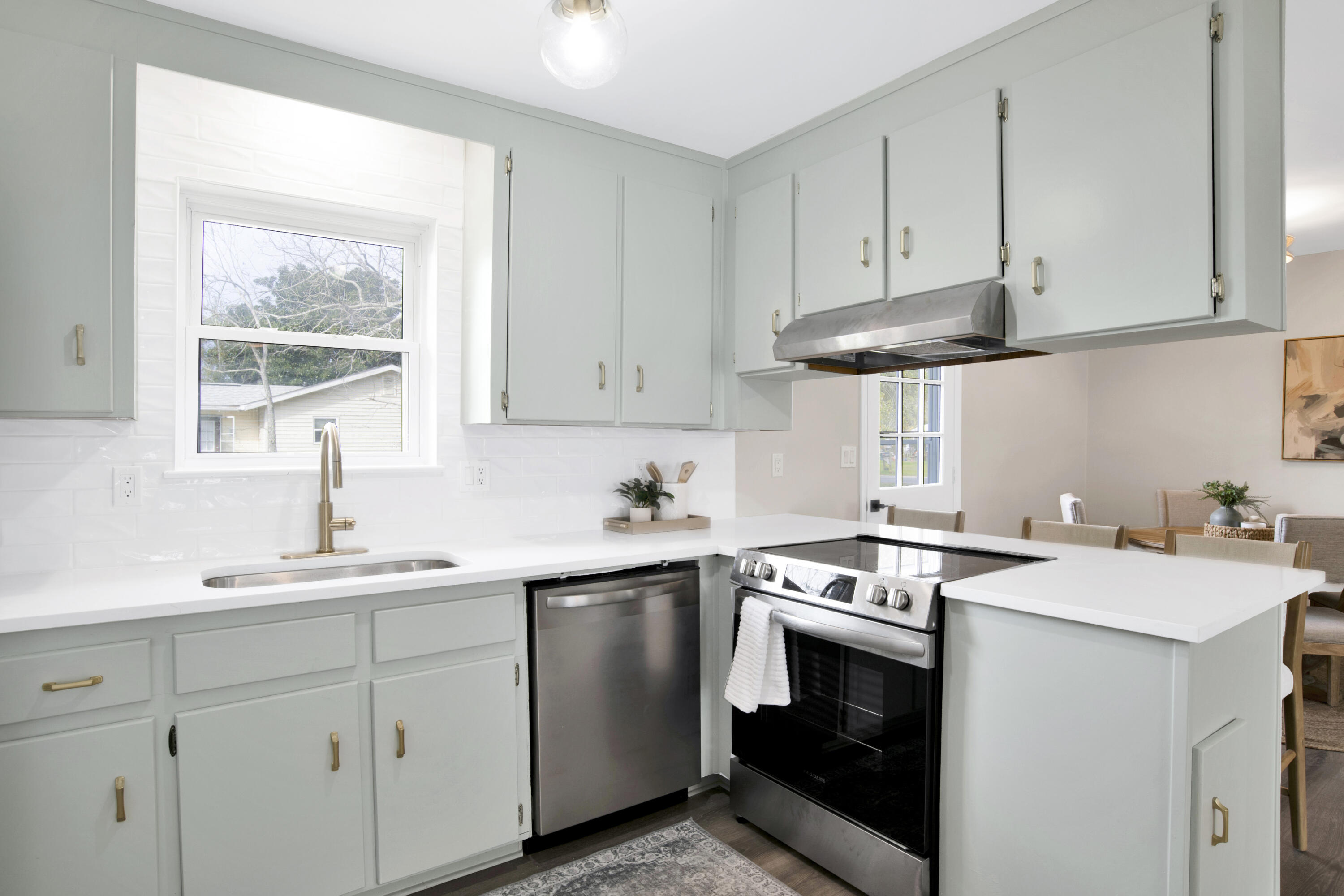 5621 Galvez Road Pensacola, FL 32507 - Photo 8 of 31