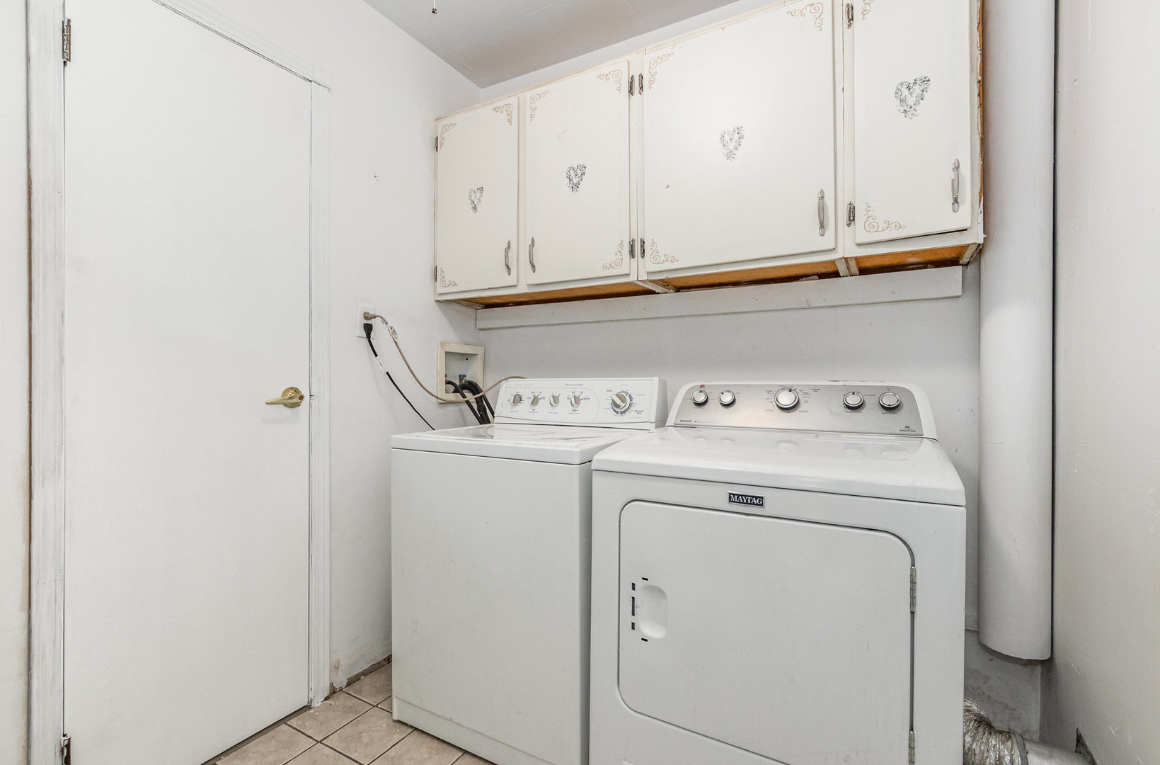 720 Union Avenue Romeoville, IL 60446 - Photo 13 of 15 a utility room with dryer and washer