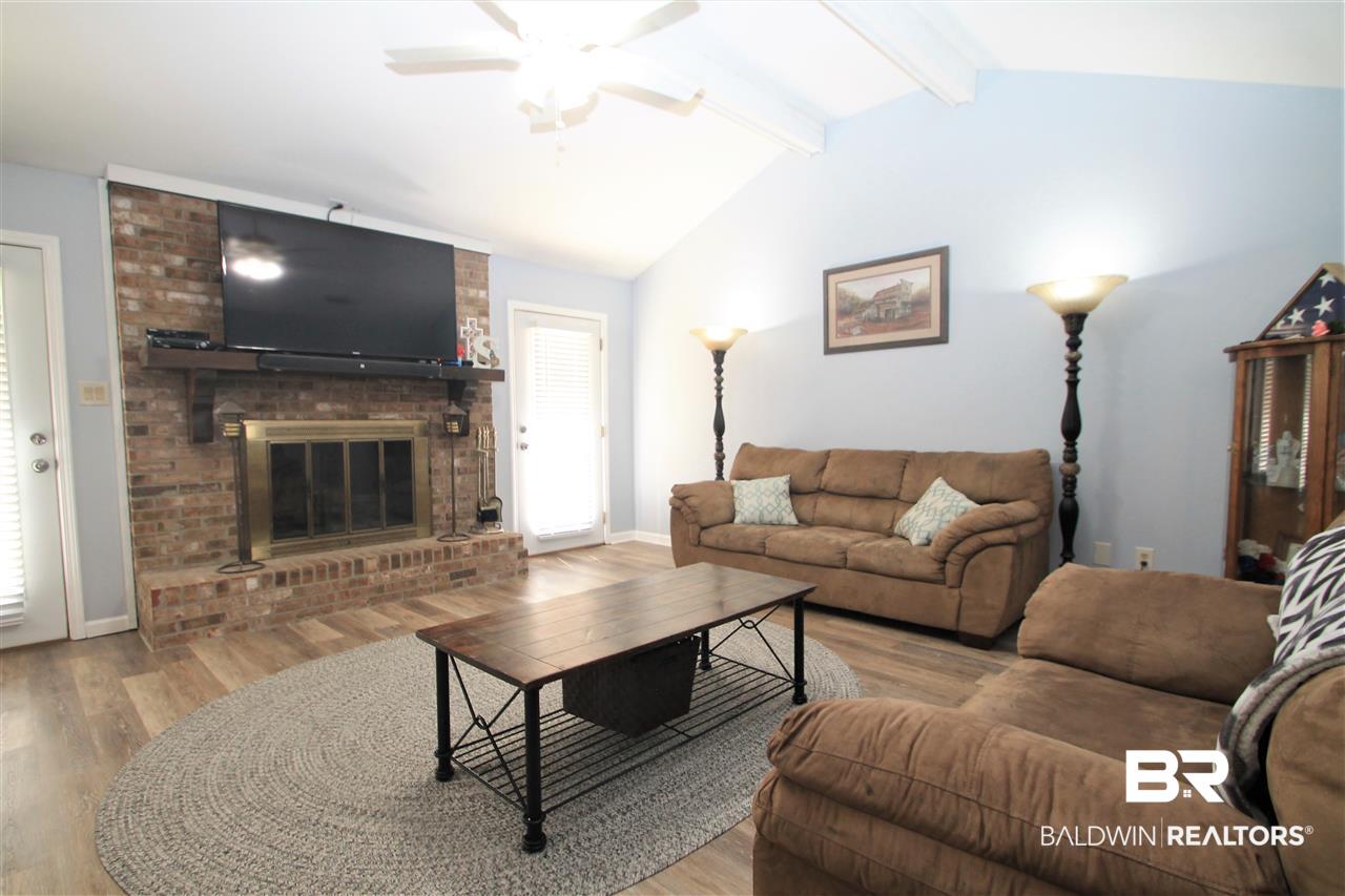 137 Michael Loop Daphne, AL 36526 - Photo 8 of 29 Spacious & Cozy!