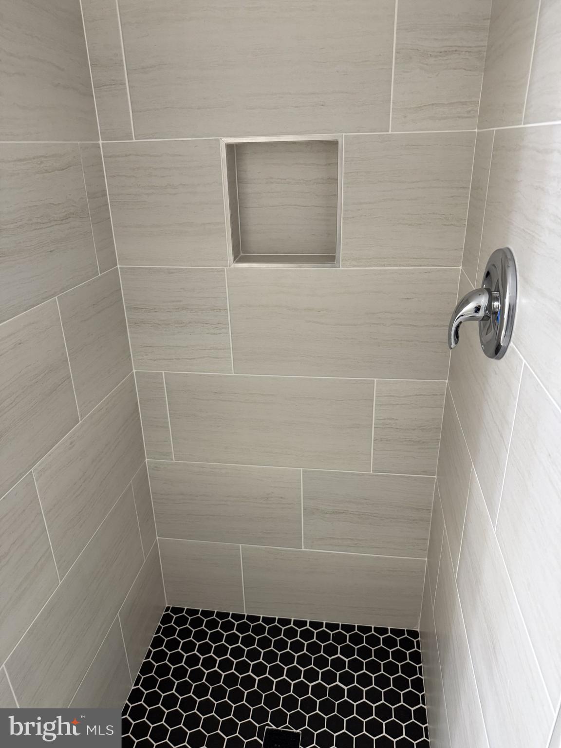 18724 Walkers Choice Road, Unit 2 Montgomery Village, MD 20886 - Photo 14 of 19 Full Bathroom