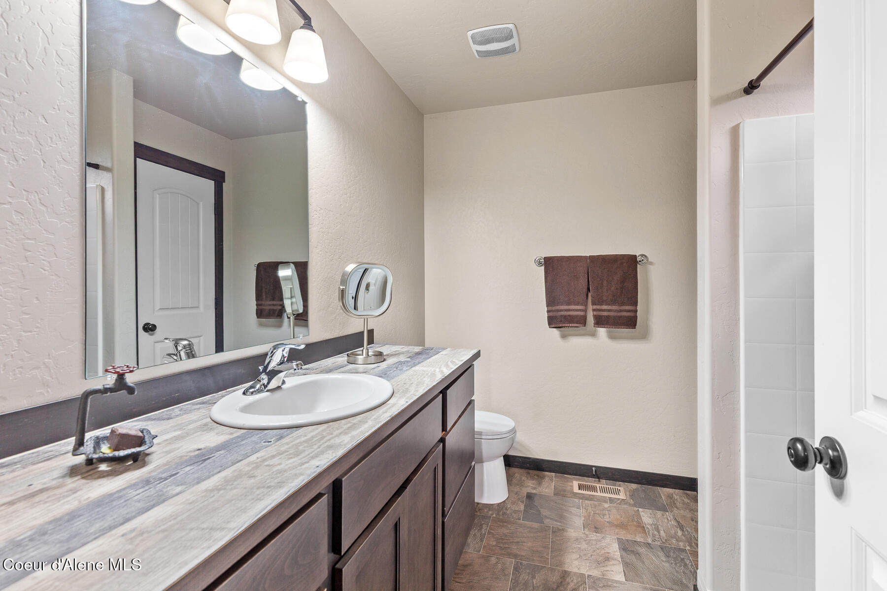 299 Cardinal Lane Spirit Lake, ID 83869 - Photo 12 of 23 299CardinalLn-10