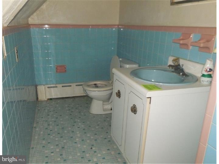9216 Convent Avenue Philadelphia, PA 19114 - Photo 8 of 25 Gallery Image 8