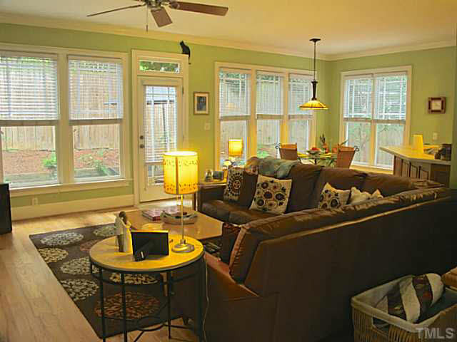 514 Pace Street Raleigh, NC 27604 - Photo 4 of 21 Living Room