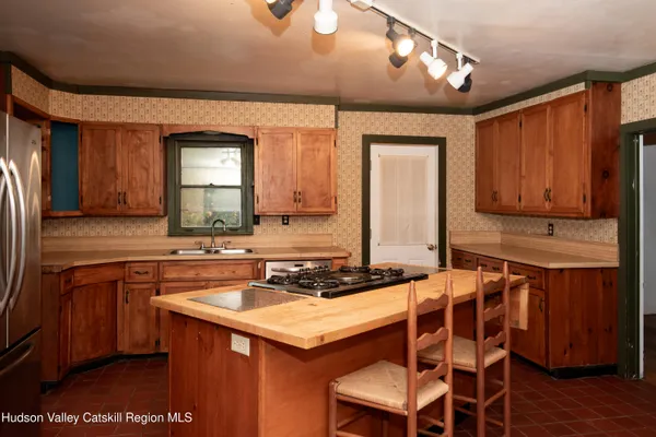 $599,000 | 32 Mountain Cp Road, Round Top, NY 12473