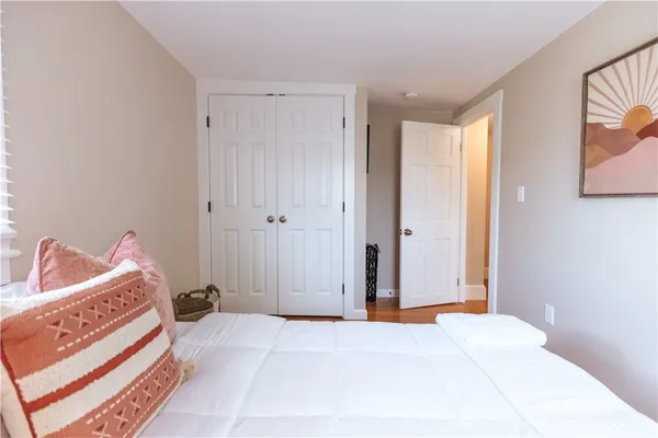 $3,800 | 28 Dixon Street, Newport, RI 02840