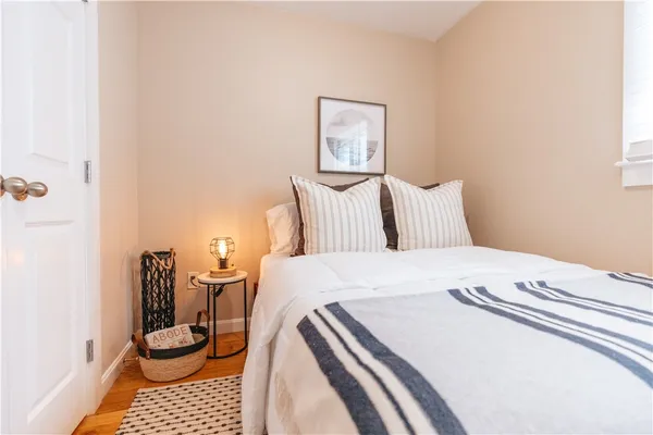 $3,800 | 28 Dixon Street, Newport, RI 02840