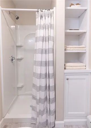 $3,800 | 28 Dixon Street, Newport, RI 02840