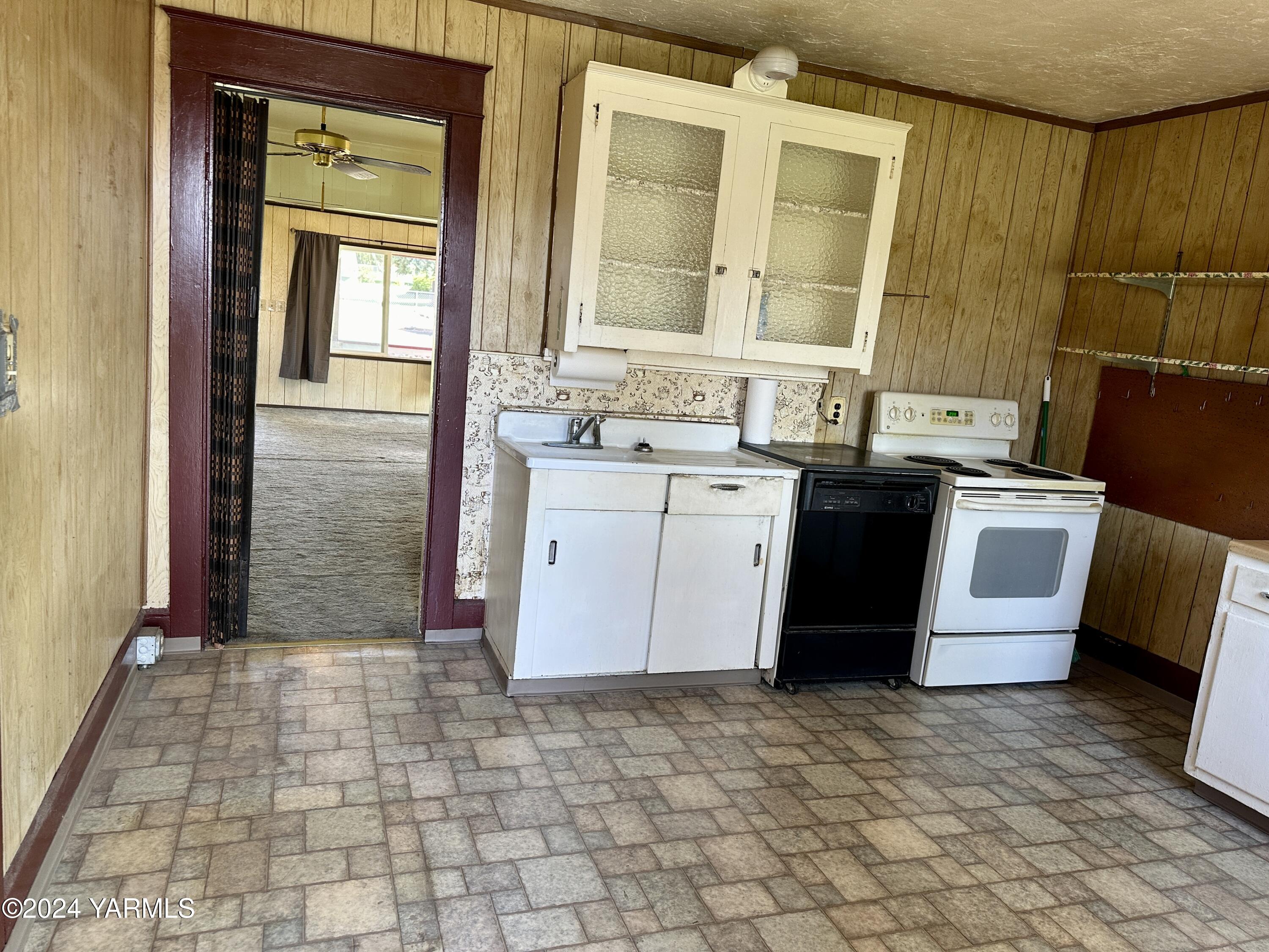 2613 Cascade Road Yakima, WA 98901 - Photo 38 of 38 IMG_3323
