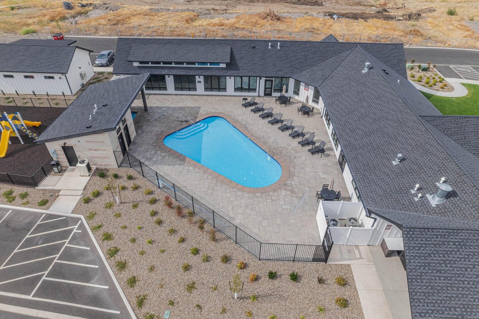 300 Luman Road, Unit 200 Phoenix, OR 97535 - Photo 29 of 30 Gallery Image 29