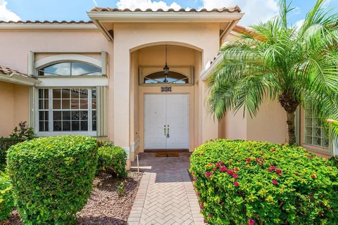 $550,000 | 5422 Landon Circle, Boynton Beach, FL 33437