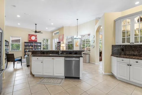 $550,000 | 5422 Landon Circle, Boynton Beach, FL 33437