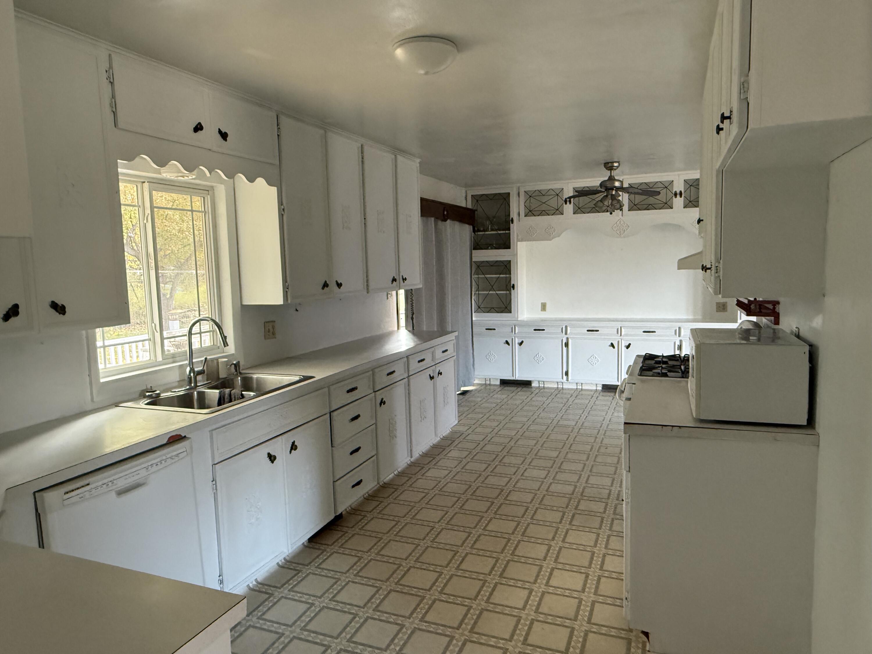 54 Burger Lane Buffalo, WY 82834 - Photo 14 of 30 54 burger kitchen