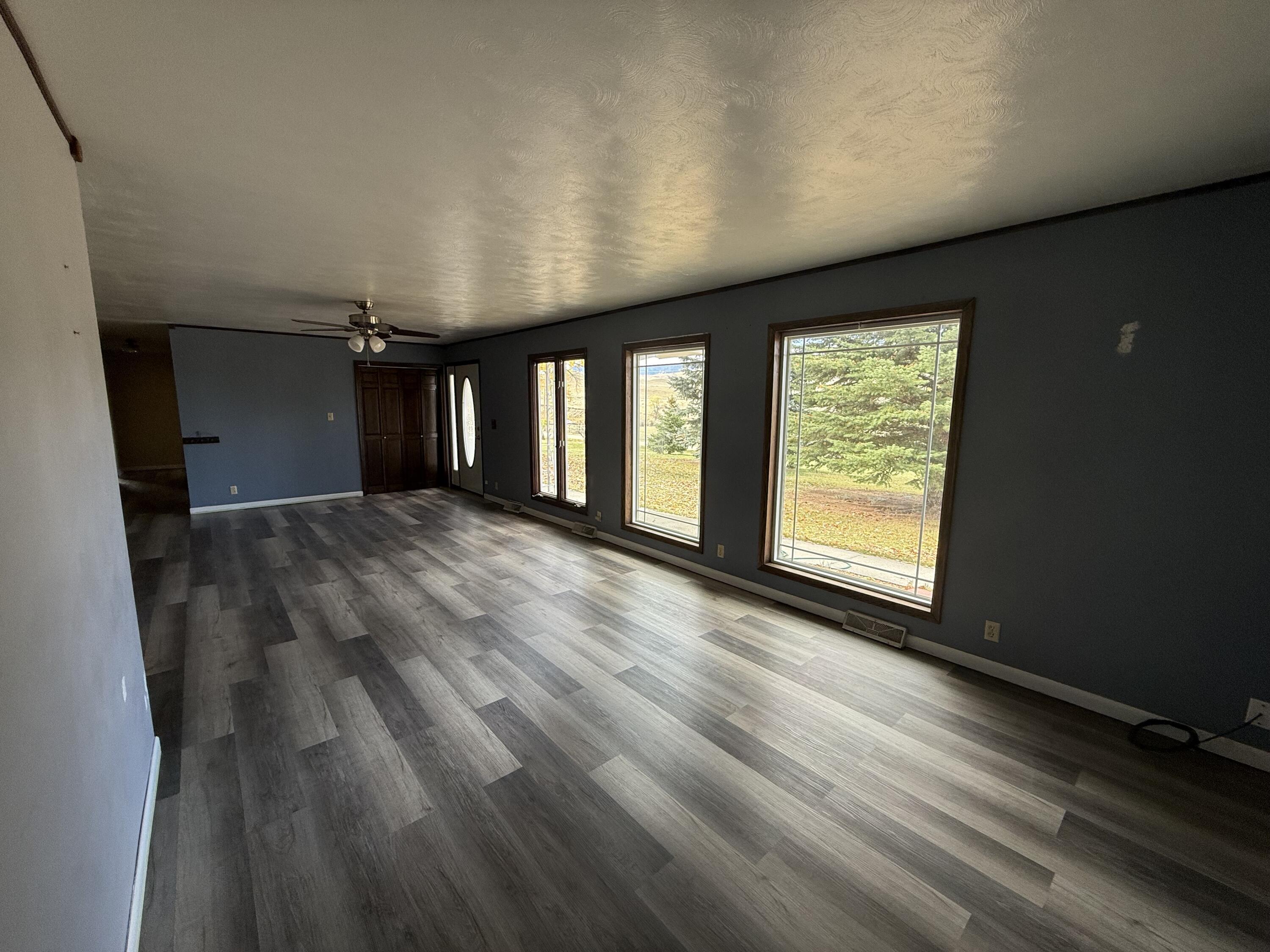 54 Burger Lane Buffalo, WY 82834 - Photo 8 of 30 54 burger living room 2