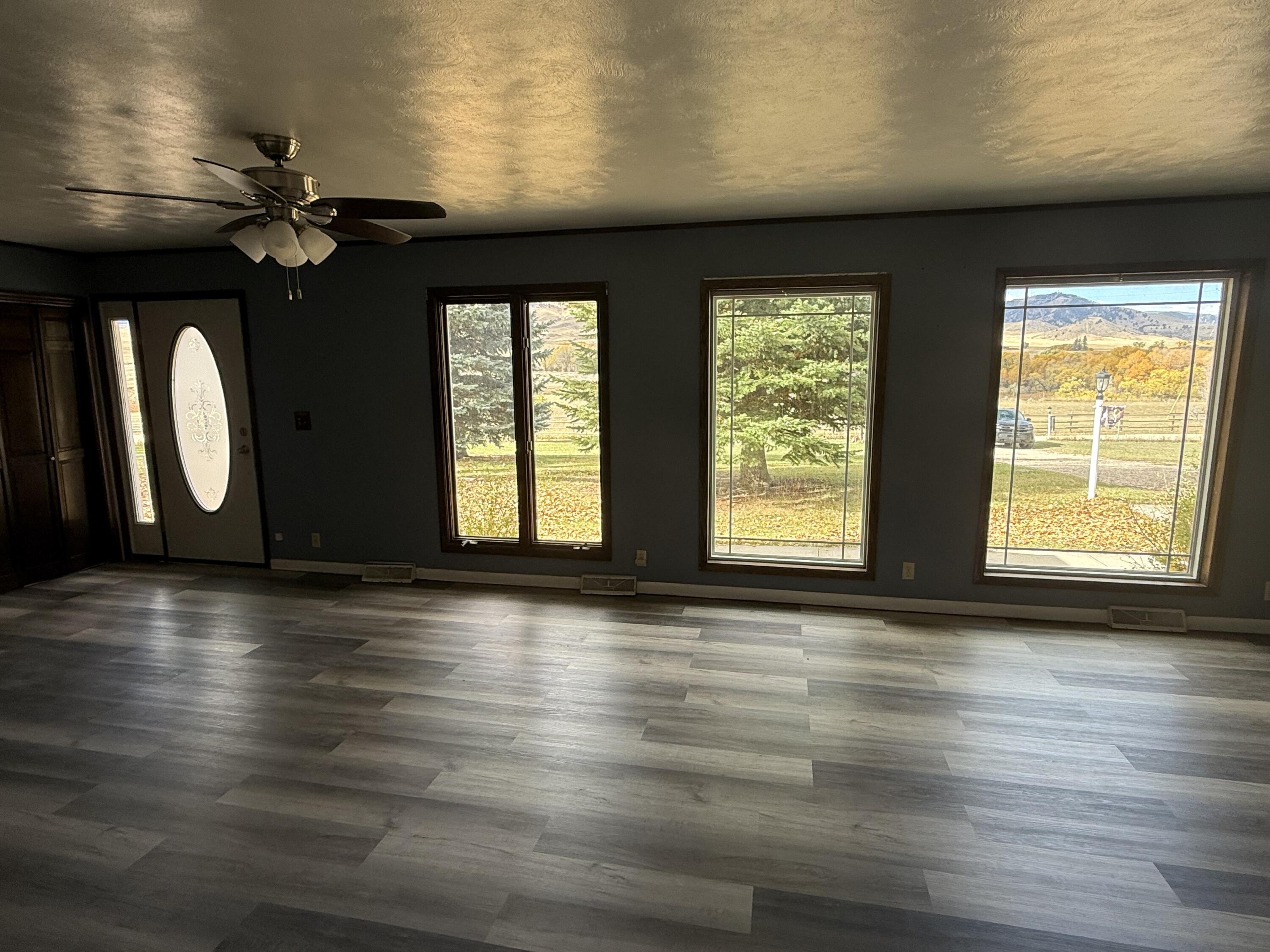54 Burger Lane Buffalo, WY 82834 - Photo 10 of 30 54 burger living room 4