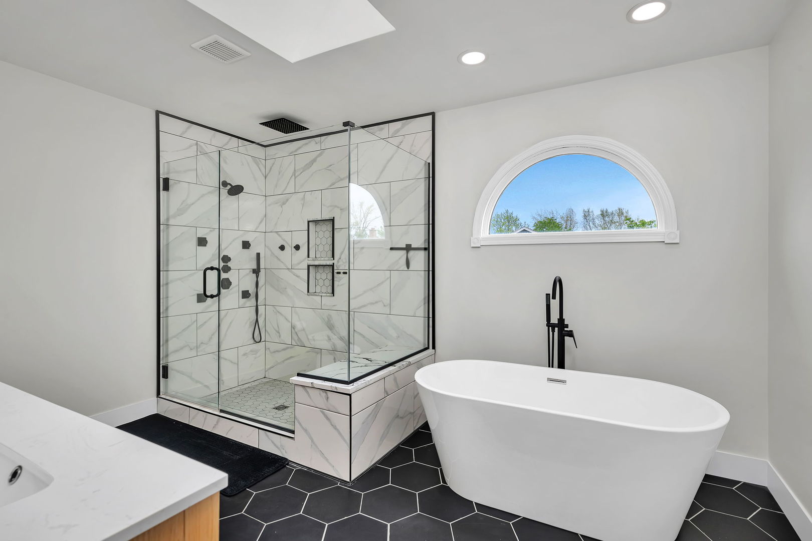 6 West Wend Street Lemont, IL 60439 - Photo 21 of 31 a bathroom with a bathtub and shower