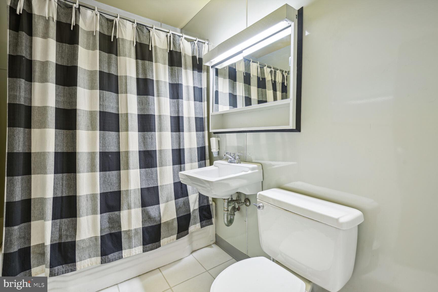 3413 Pendleton Drive Silver Spring, MD 20902 - Photo 26 of 30 Full Bath