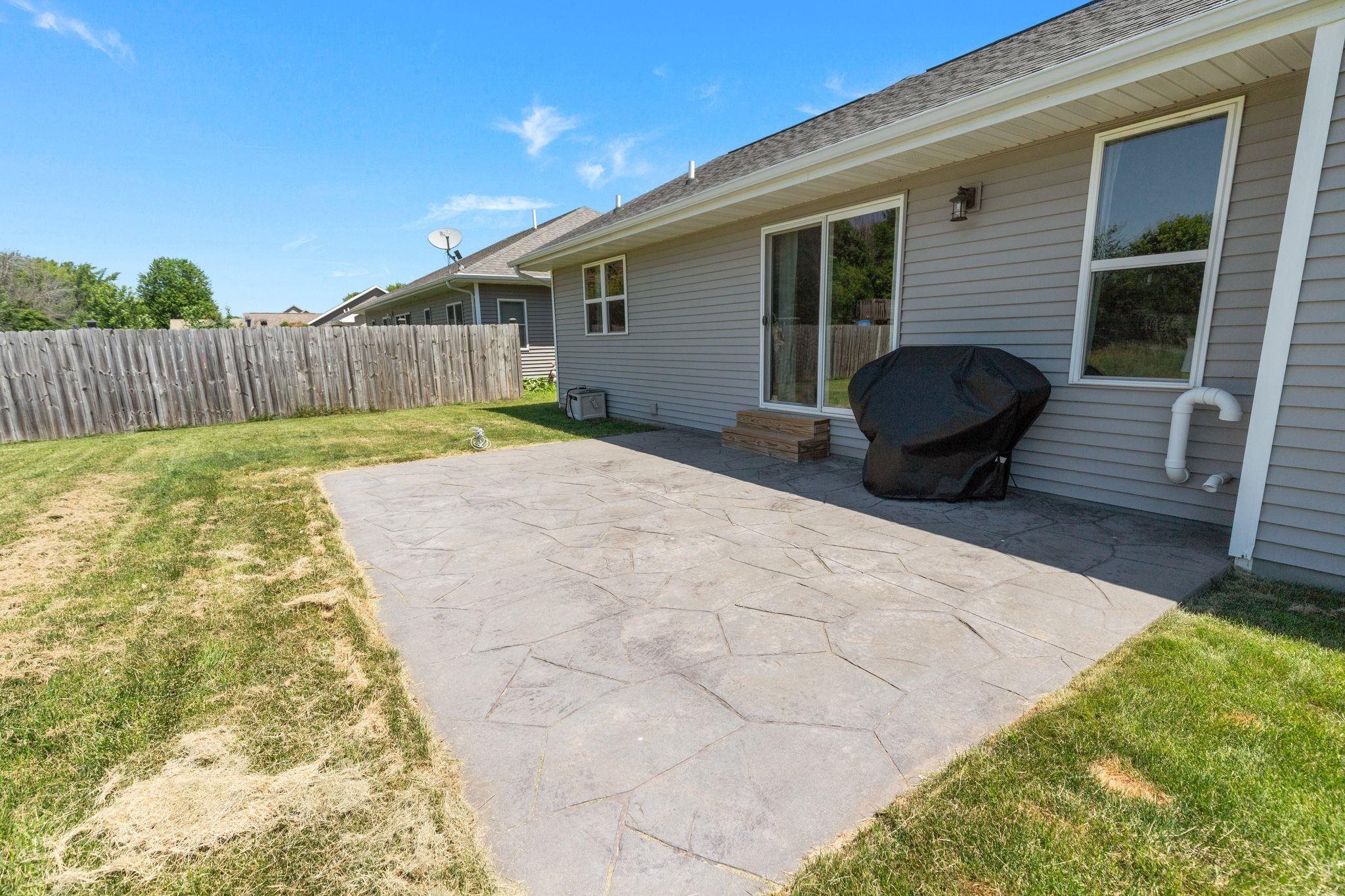 N8973 Spring Valley Road Menasha, WI 54952 - Photo 31 of 37